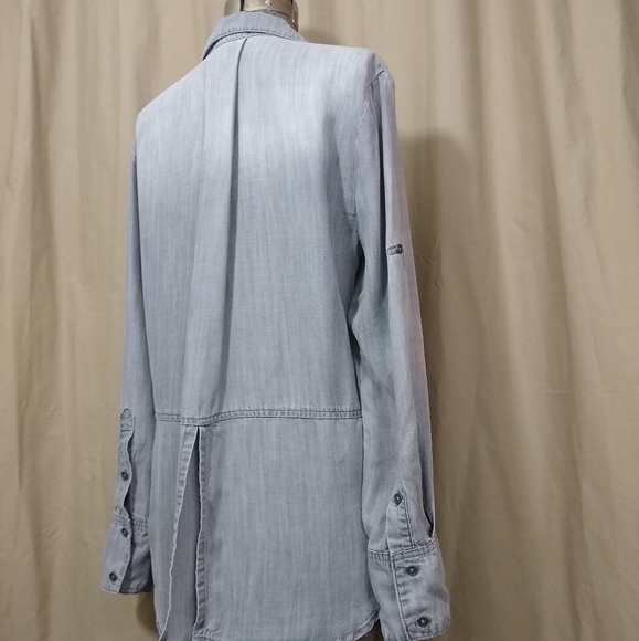 Cloth & Stone gray chambray button up blouse - Picture 12 of 15
